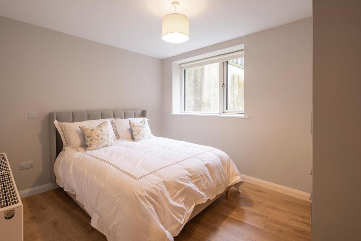 1st Floor Stylish 2-bed * Drogheda