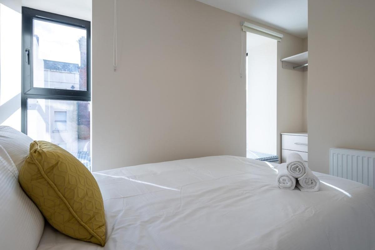 1st Floor Stylish 2-bed Apartment Drogheda