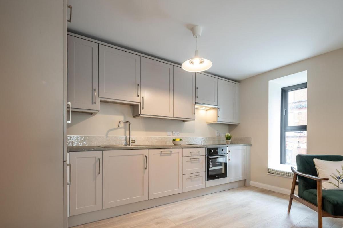 1st Floor Stylish 2-bed Appartement