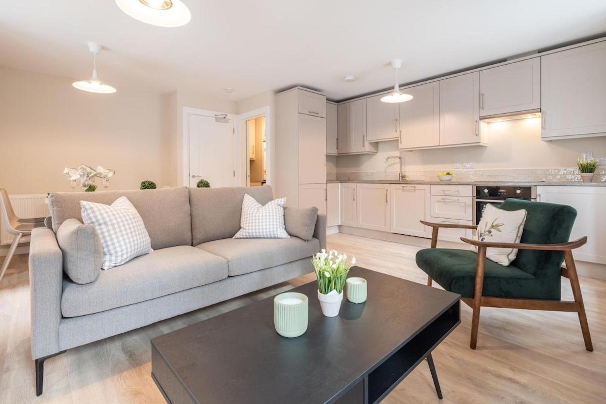 1st Floor Stylish 2-bed Appartement Drogheda